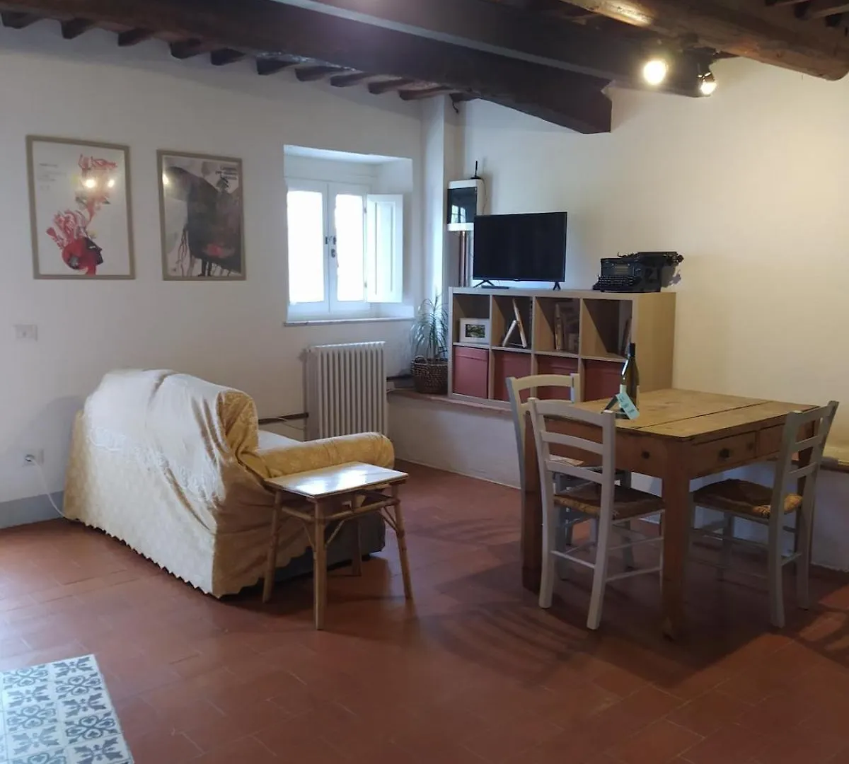 Casa Di Corte L' Elicriso Montecarlo Holiday home